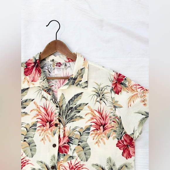 Vintage Hilo Hattie Woman’s Hawaiian Button Down Shirt - Picture 4 of 10